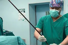女子高空坠落身体被钢筋贯穿奇迹生还！医生直呼万幸：避开所有重要脏器图片