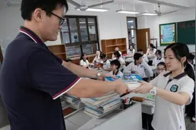 150万人开学“彩排”｜防疫、学习、生活、运动，高中返校日“一科都不少”图片