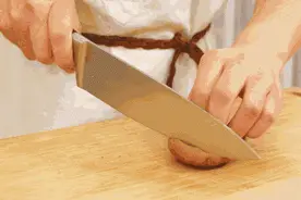 这把“小刀”轻松一扫厨房烦心事，削皮、切丝、切片随意切换，颠覆厨房体验图片
