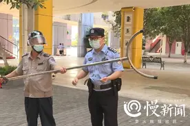 开学季 南岸警方“手把手”传授防暴技巧 提升安保力量图片
