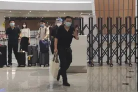 从武汉到哈尔滨到北京再到乌鲁木齐，杜斌回家了图片