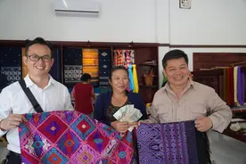 中国援老挝版索村织布产业给村民带来实实在在收益图片