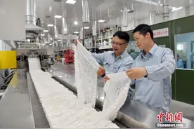中国石化建成全球最大涤纶短纤维生产基地图片