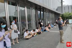 南京“装修新政”下首盘开售逾5000组抢324套房，验资款超300亿图片