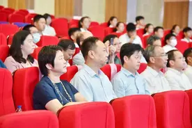 华东师大二附中宝山校区举行2020学年第一学期开学典礼图片