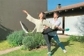 疫情居家 斗舞热家装忙图片