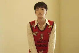 陈立农身着牛仔系列 复古风少年感十足图片