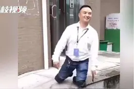 江西无腿中介小哥，靠双膝行走带客看房，最忙时一天要走2万步路，感动无数网友图片