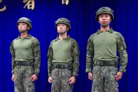 什么操作？台军透气战斗衫穿完后需洗净上交，留给其他士兵穿图片