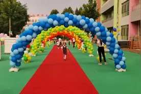 开学第一天！山东这些小学仪式感满满！家长：神兽回笼，普天同庆图片