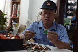 铁路职工痴迷老物件二十多年 家中宛如博物馆图片