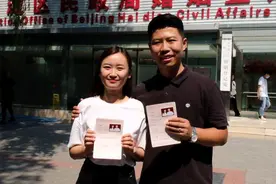 视频│“95后”抗疫女护士领证 济公饰演者游本昌送祝福视频封面