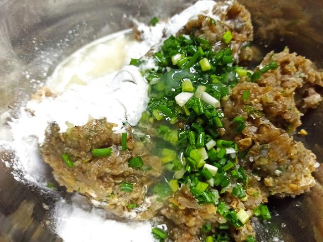 广东鲮鱼丸子的正宗做法 2026年汆鱼丸子的做法视频 广东鲮鱼丸子的正宗做法 2026年汆鱼丸子的做法视频