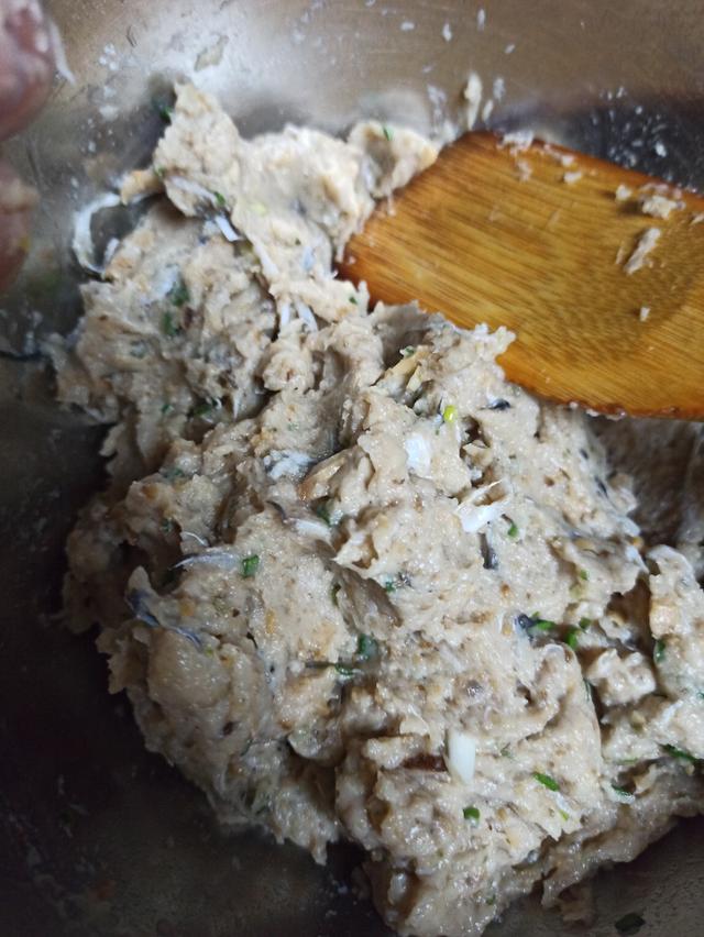 广东鲮鱼丸子的正宗做法 2026年汆鱼丸子的做法视频 广东鲮鱼丸子的正宗做法 2026年汆鱼丸子的做法视频