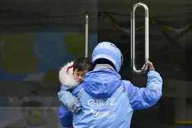 心酸却很温暖！这应该是嘉兴这对“外卖父女”，度过最难忘的暑假图片