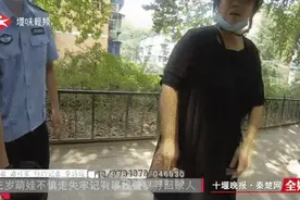 上午11:00，十堰街头发生的一幕...这个3岁男孩太赞了图片