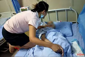 丈夫女儿先后病逝 刚捐献女儿遗体，她要捐肾救子：希望尿毒症儿子能活下去图片