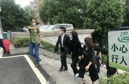 谭松韵母亲被撞身亡案开庭 谭松韵向肇事者索赔501万 庭审时表示未收到道歉