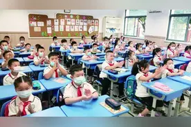 “我们开学啦！”——直击武汉中小学生开学第一日图片