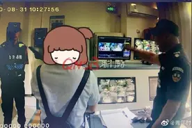 杭州一女子接到老师电话才得知孩子不见了，不料孩子因不想上学躲在床下图片