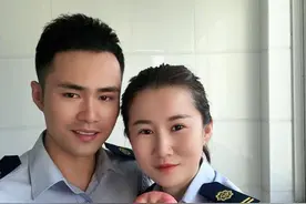 “准空姐”爱上公交司机，转行做公交售票员图片