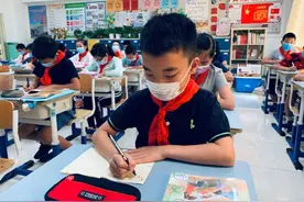 减少微信留作业，北京市教委提倡多用纸和笔图片