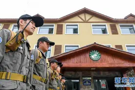 长白山林海“守护者”图片