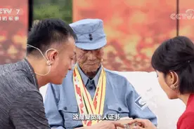 催泪！“为祖国当兵不后悔！”山东104岁老兵追忆抗战热血沸腾图片