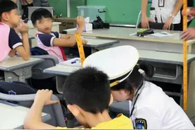 开学了，你家“神兽”课桌椅高度调对了吗？这对视力、体态有大影响图片