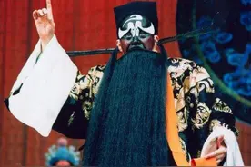 缘起京剧，情系“大花脸”图片