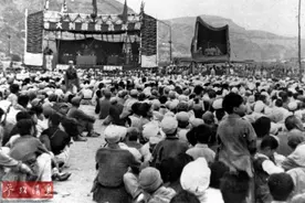 无数火炬照亮山岭河畔 75年前延安这样欢庆抗战胜利图片