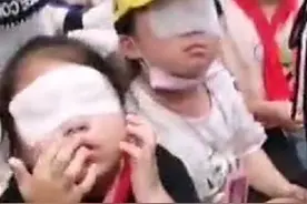 杭州一小学误开紫外线灯致百余学生受伤，家长：孩子半夜疼到眼睛睁不开图片