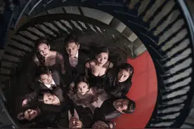 《摩天大楼》如何把一切“悬浮”合理化，包括杨颖的“演技”？图片