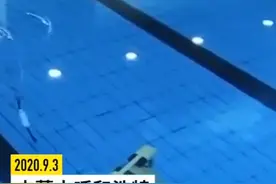 尴尬！泳池大便男童母亲曾带头退会费：事后才发现是她儿子干的图片