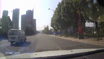 发生事故欲抵赖 行车记录仪记录全过程图片