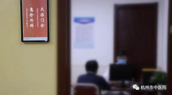专家您好,一次我添了一下老公的龟头,他的（太吓人40多斤恶犬扑了过来）