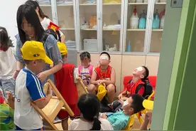 紫外线灯灼伤学生事故频发 调查：非消毒必要措施，已有地区叫停固定紫外线灯图片