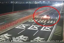 浙江高速一小轿车突然起火，司机咬牙继续开！事后查监控才发现…太揪心图片