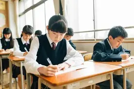 杭州一班级连换5位班主任、3位数学老师！家长崩溃了：又有老师怀孕生娃图片