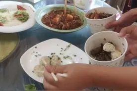 米饭改用小碗盛、特色菜入菜单，游客自觉“光盘”了图片