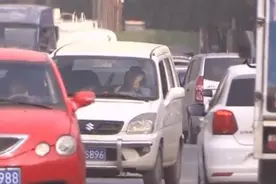 老人车祸身亡，两道划痕令人细思极恐，警方称这不是一般的车祸，嫌犯：撞伤不如撞死图片