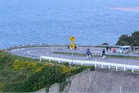 日本小岛上唯一的6岁小女孩，没有朋友，每天一个人上学，却被岛民宠成公主图片