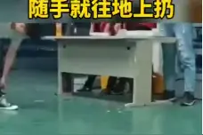 江苏一公司粗暴发工作证后大批员工离职，专家：公司涉嫌侵犯员工人格图片