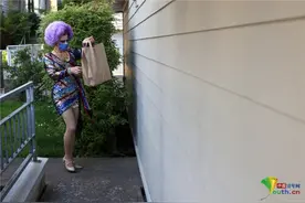 旧金山推出“高跟鞋外卖”送餐时献上变装表演图片