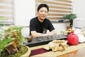 中国玻璃艺术大师李峻峰：兼收并蓄 博采众长图片