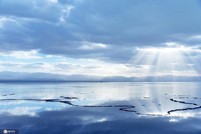梦幻般的“天空之境”青海茶卡盐湖风景美如画