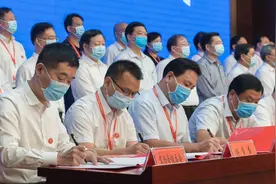 中国农加工投洽会与拼多多战略签约 联手打造“线上农货大集”图片