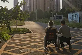 与老人重逢再赏落日，刘凯医生：风雨已过，享受平凡每一天图片