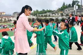 詹雯：孩子们的“校长妈妈”图片