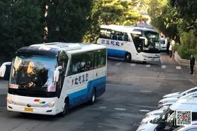 最新现场！战疫英雄北京重逢，张伯礼邀请钟南山、陈薇：再回武汉看看图片